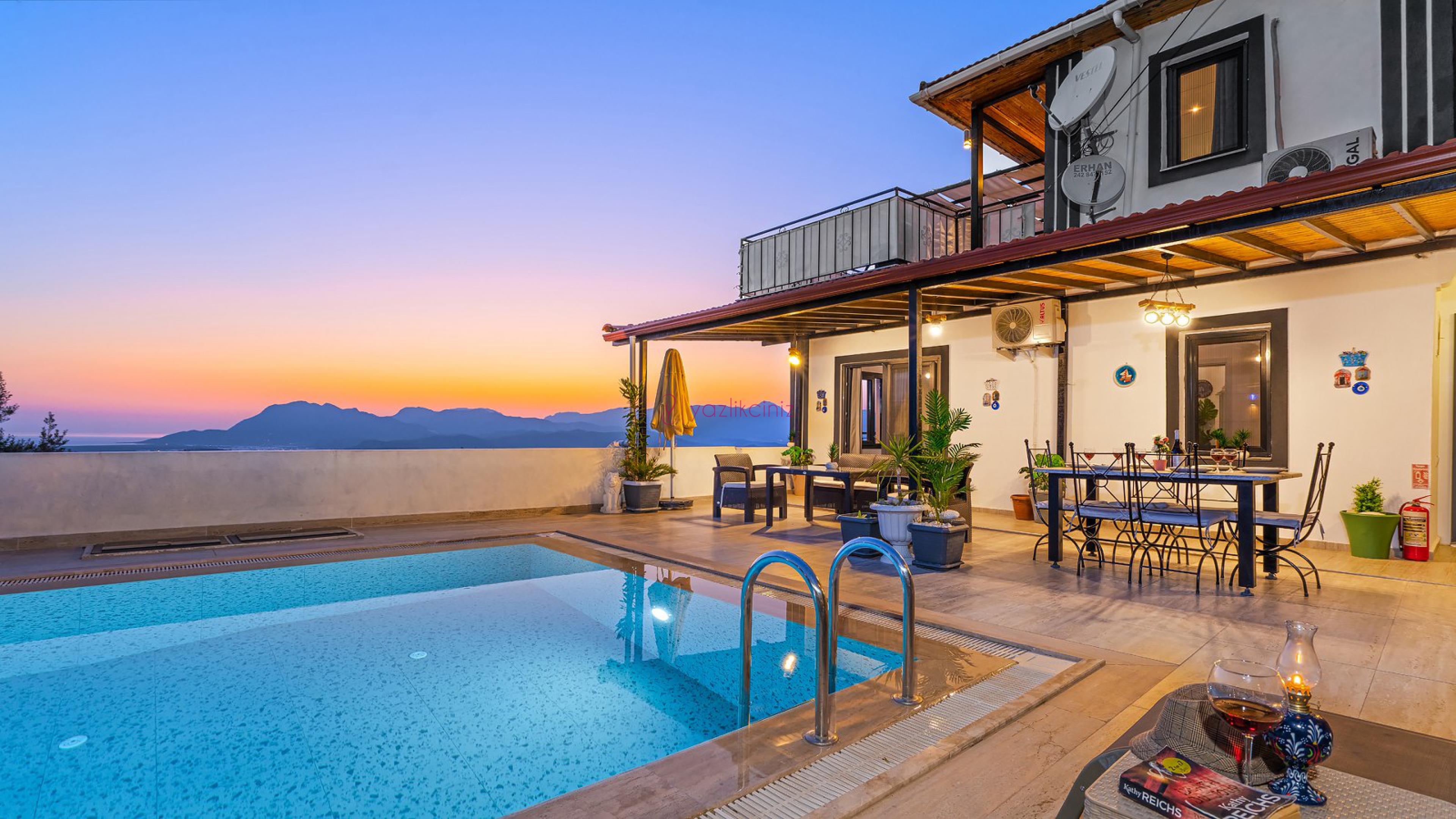 Villa Falcon 1