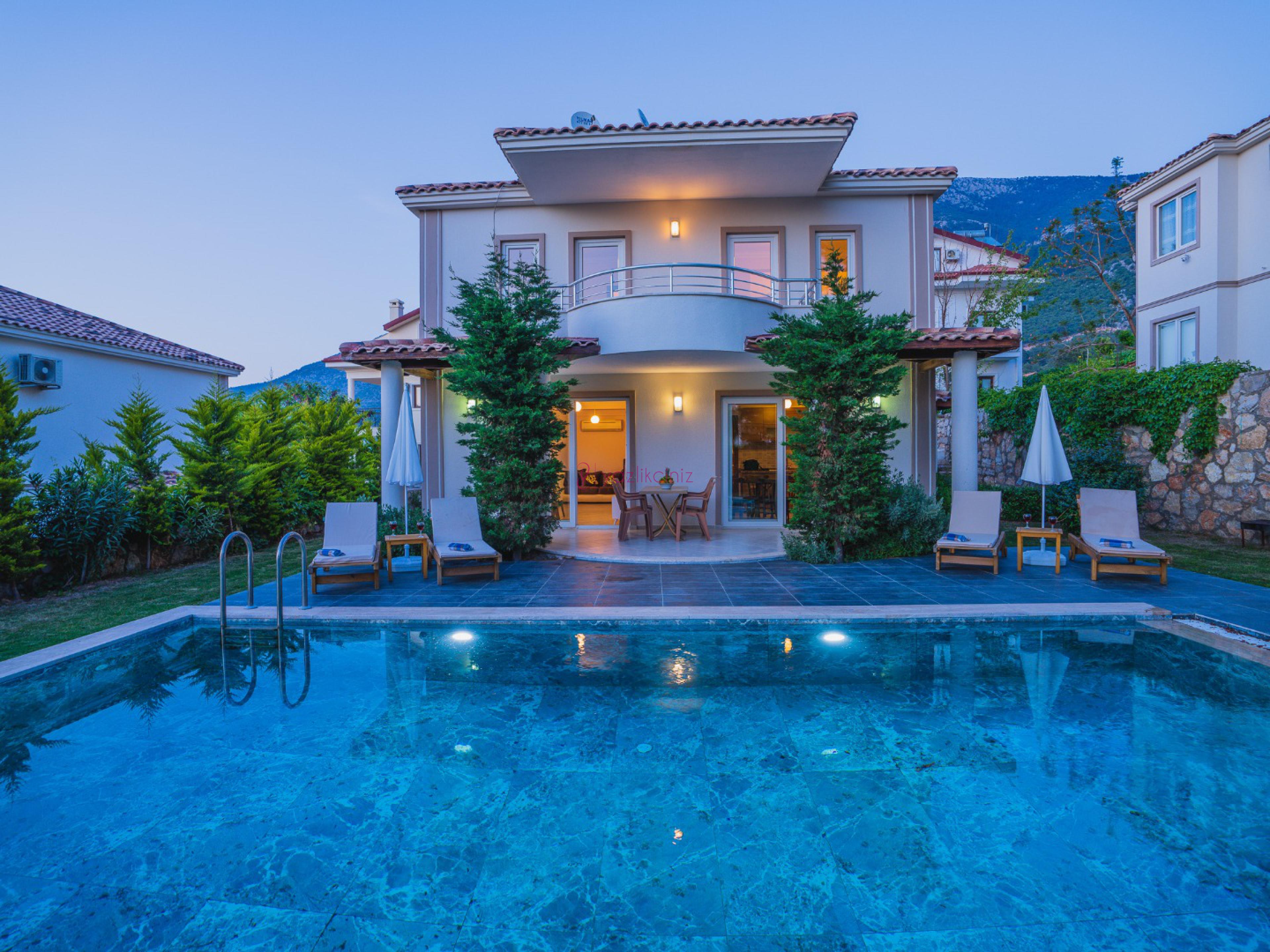 Villa Royal Duo