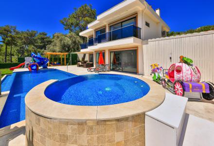 Çocuk Havuzlu Villalar